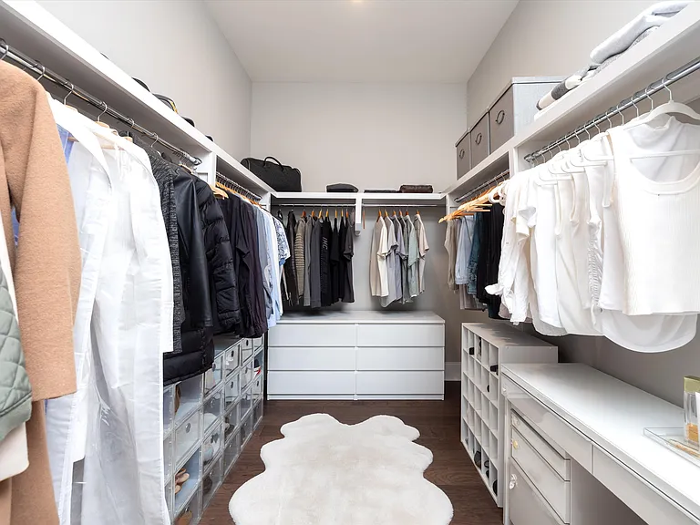 Walk-in Closet