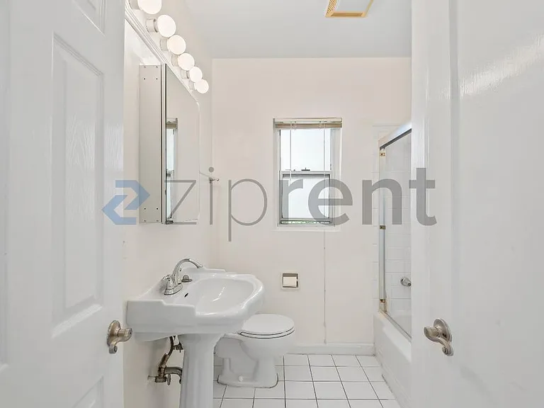728 E 24th St #728 — Photo 21