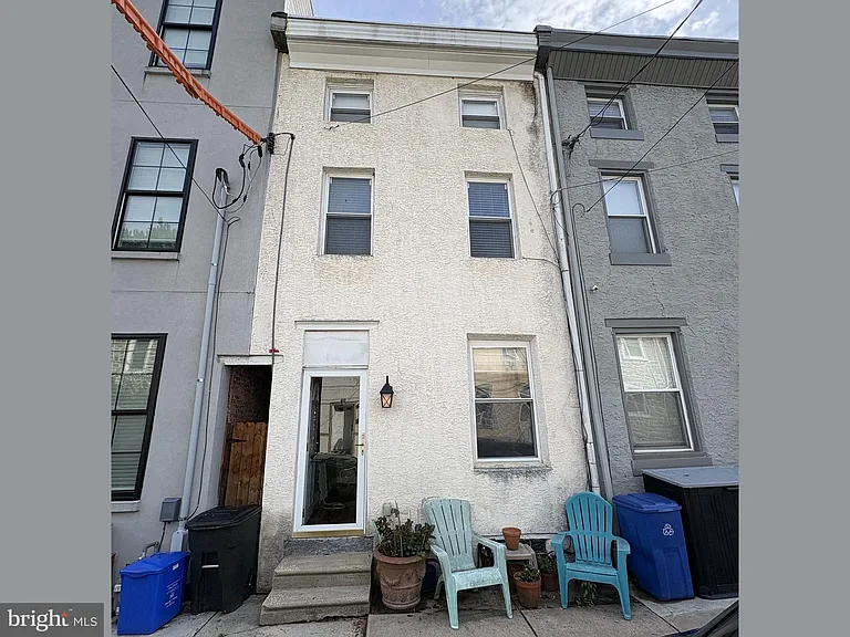 4834 Ogle St — Photo 1