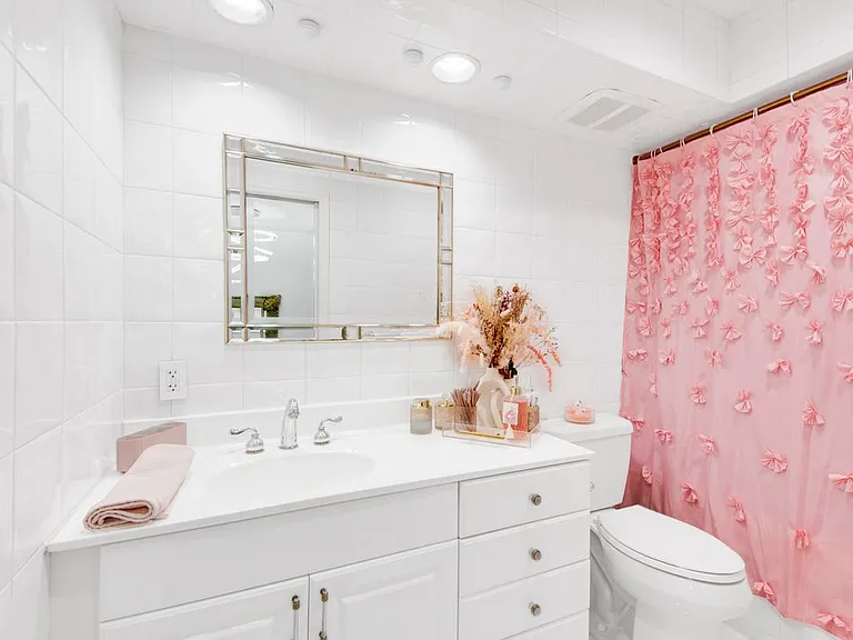 27 Woodside Ave #A — Photo 15