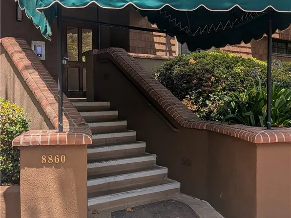 8860 Villa La Jolla Dr, La Jolla, CA