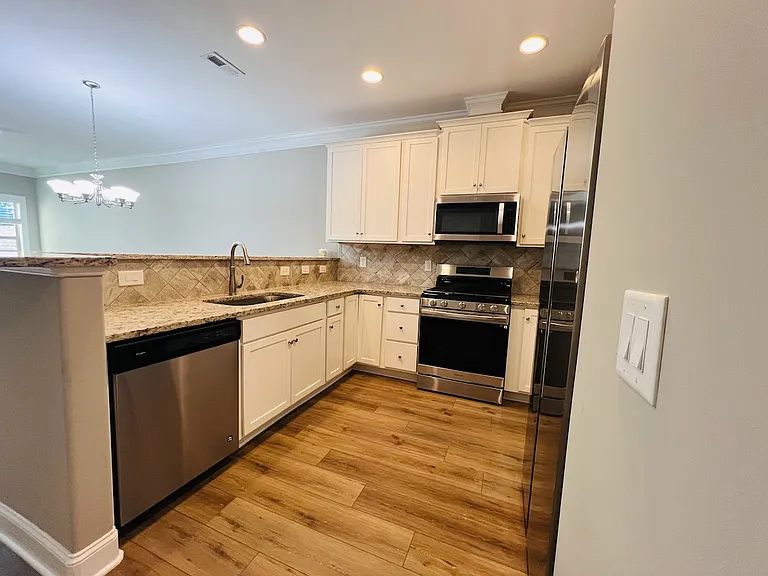 1618 Cedar Hill Way — Photo 34