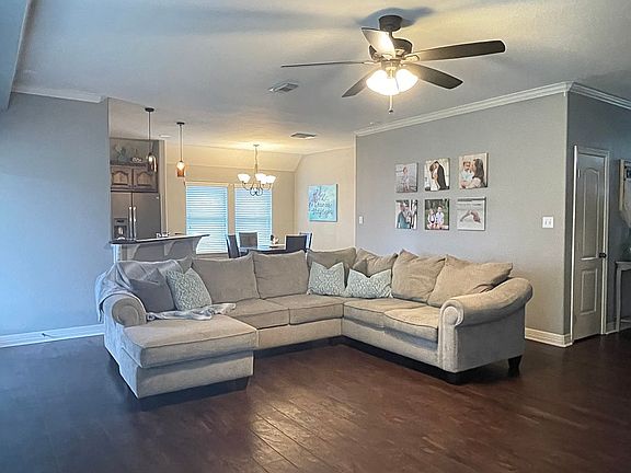 3rd image of 207 Hancock St