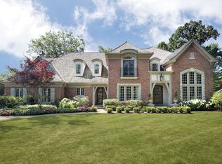 855 Woodland Dr, Glenview, IL