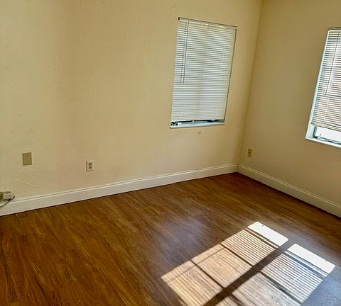 4th image of 943 Garden Dr #943
