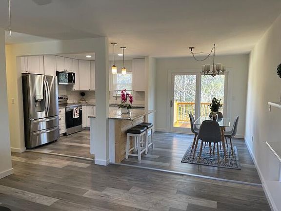 5th image of 228 Mohican Cir