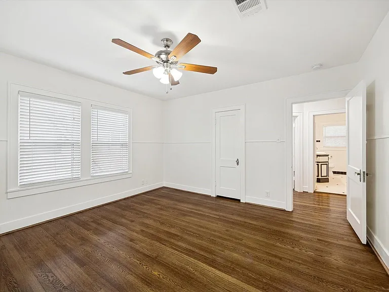 1937 W McKinney St #1939 — Photo 13