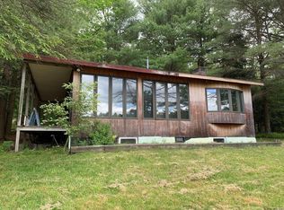 24 Middle Way, Cropseyville, NY 12052