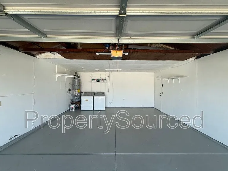 1462 Snyder St — Photo 29