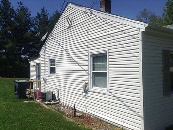 2nd image of 1735 Jerome St SE