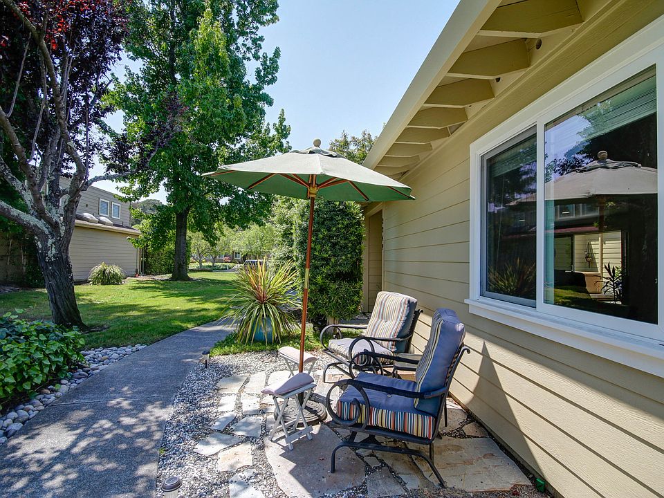 2nd image of 2249 Knolls Dr