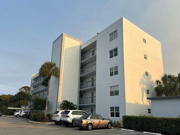 3rd image of 198 NW 67th St