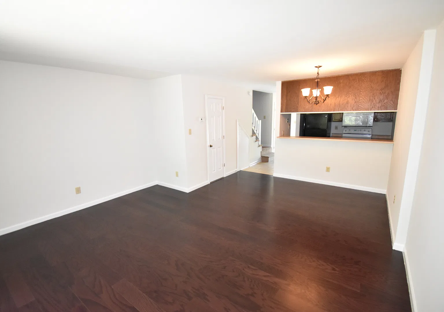 Wickford Court Apartments — Photo 2