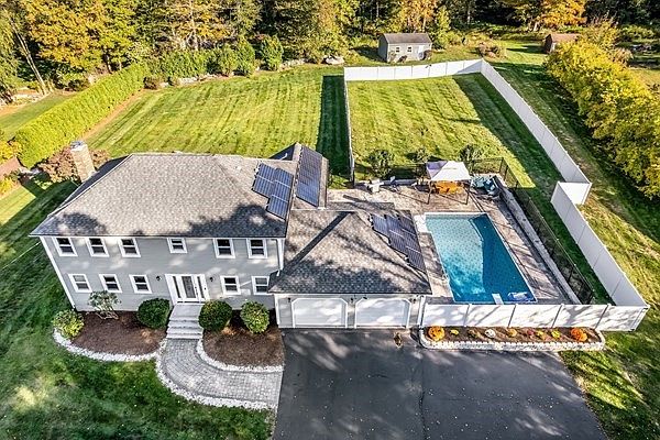 1st image of 39 Fort Hill Rd