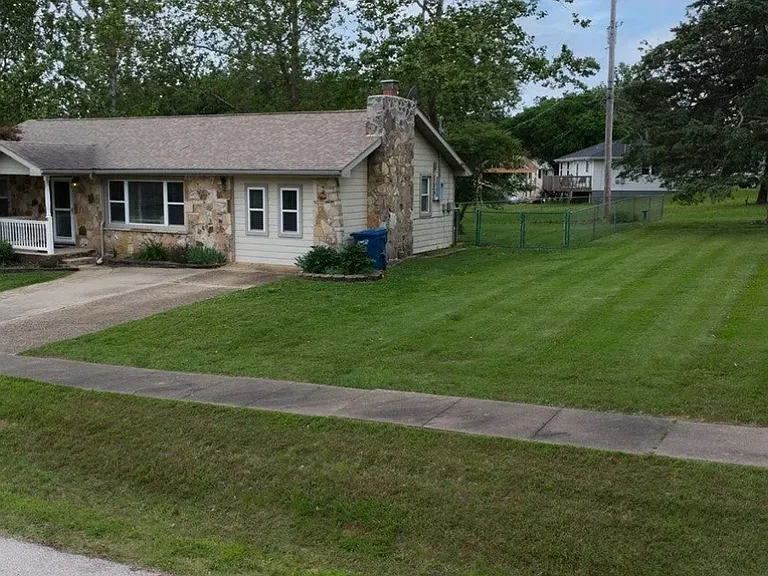 65 Leonard North St — Photo 24