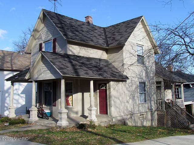 1st image of 600 Clancy Ave NE