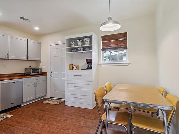 5th image of 4809 Eagle St