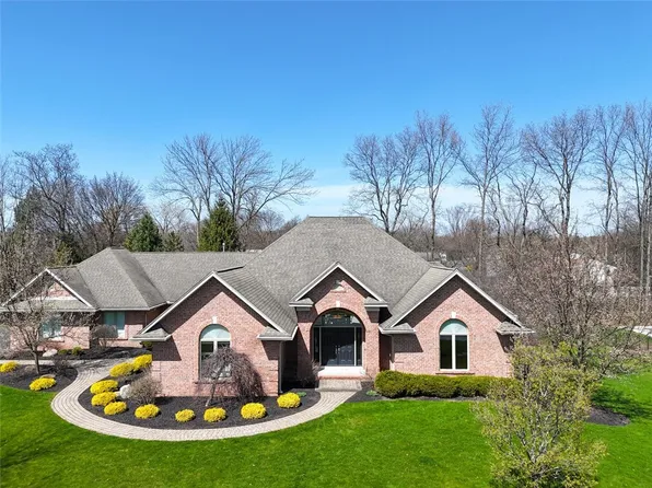 170 Barclay Square Dr, Rochester, NY 14618