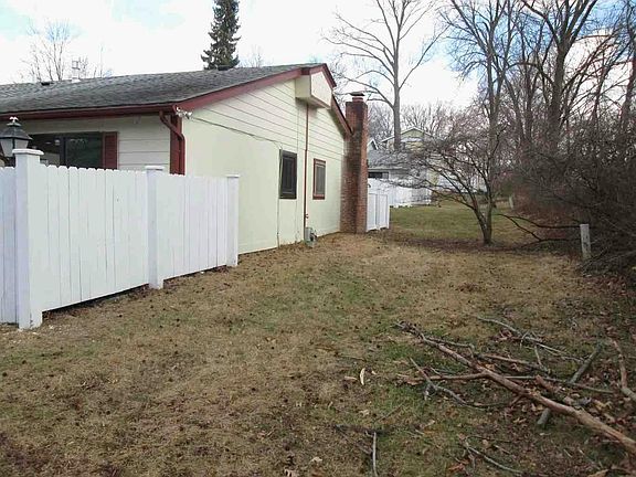 3rd image of 2440 Forest Shadows Dr