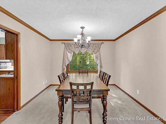 5th image of 2040 Wilmont Dr SE