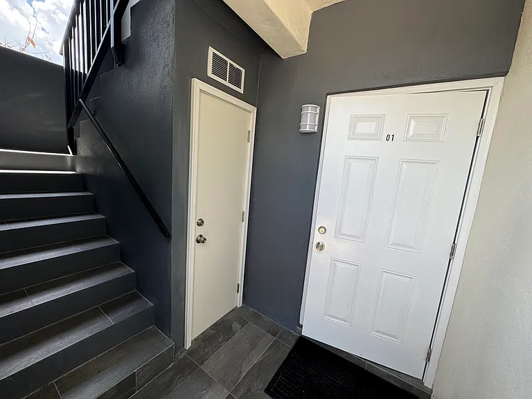 400 NE 30th St #2 — Photo 7