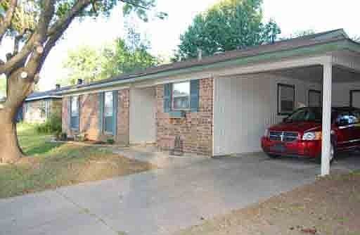 great location close to Barksdale AFB, LSUS, CenturyTel Center, and Shopping.