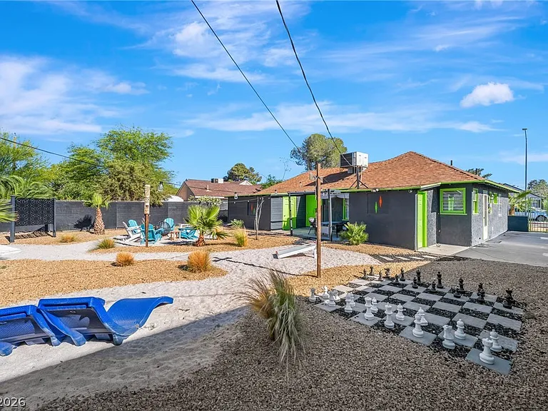 1021 Griffith Ave — Photo 17