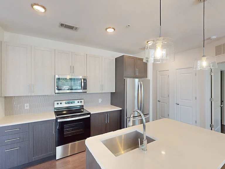 Essex Luxe Apartments — Photo 88