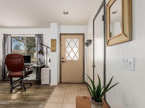 5th image of 1528 W ROCKWOOD Drive
