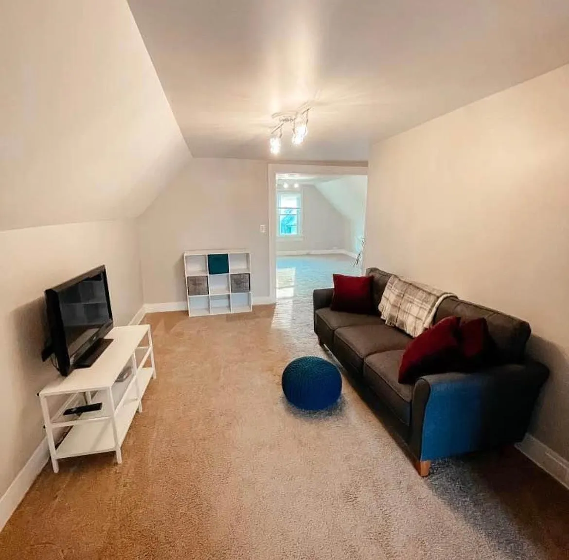 1371 Beach Ave — Photo 4