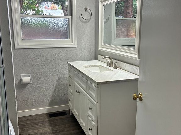5th image of 3333 Madrona Ln