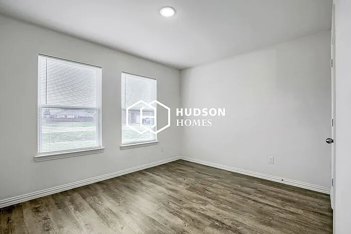 2719 William St — Photo 7