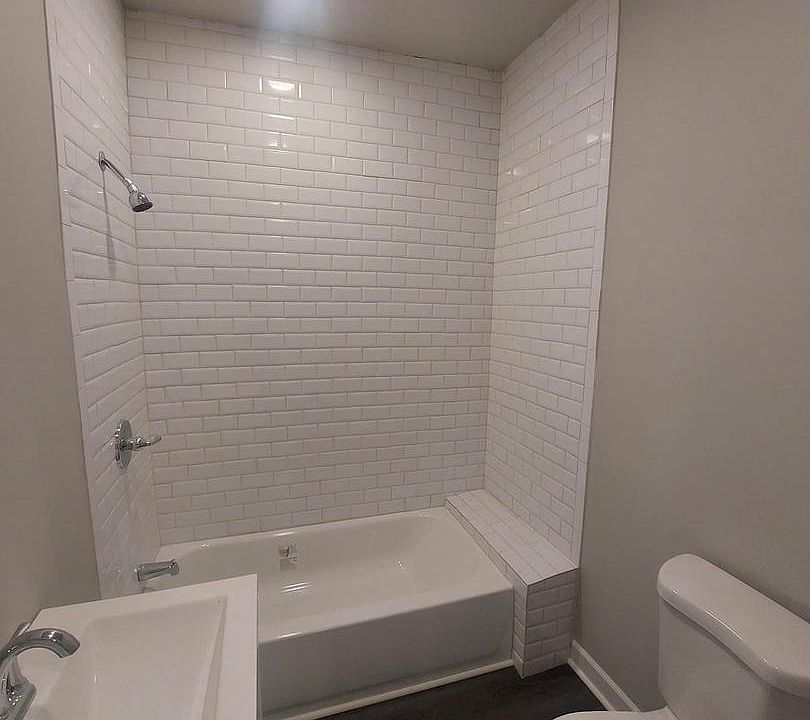 2nd image of 2926 Ridge Ave APT 1