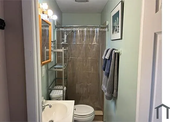2242 Scott St — Photo 5