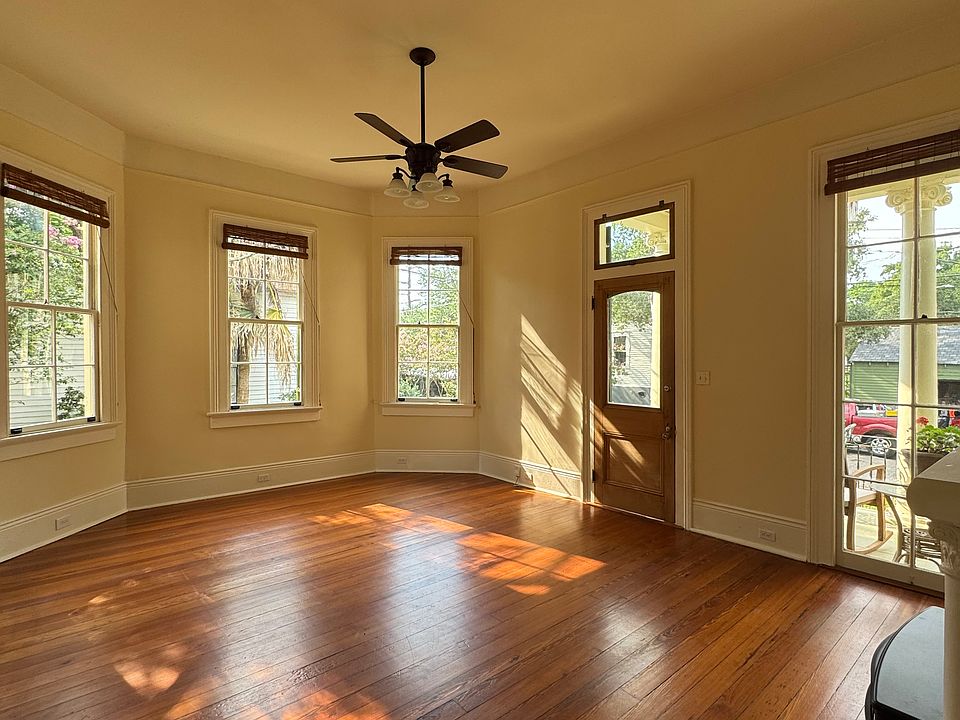 1st image of 2828 Desoto St