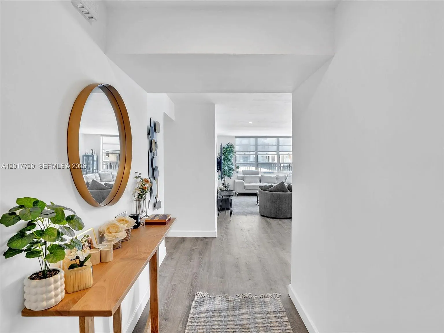 Commodore Plaza Condo — Photo 1