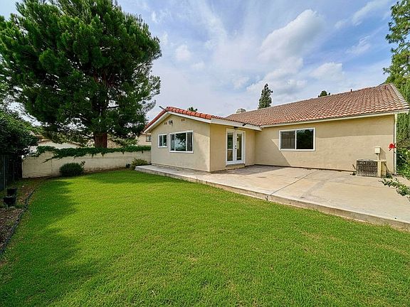 3rd image of 2660 Conata St