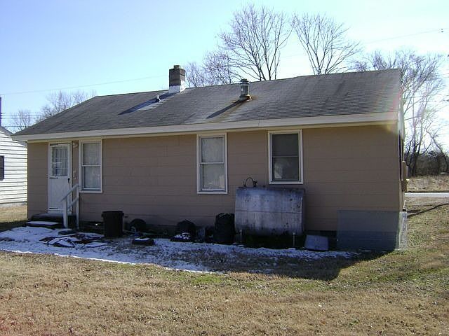 2nd image of 519 Hearn Ln
