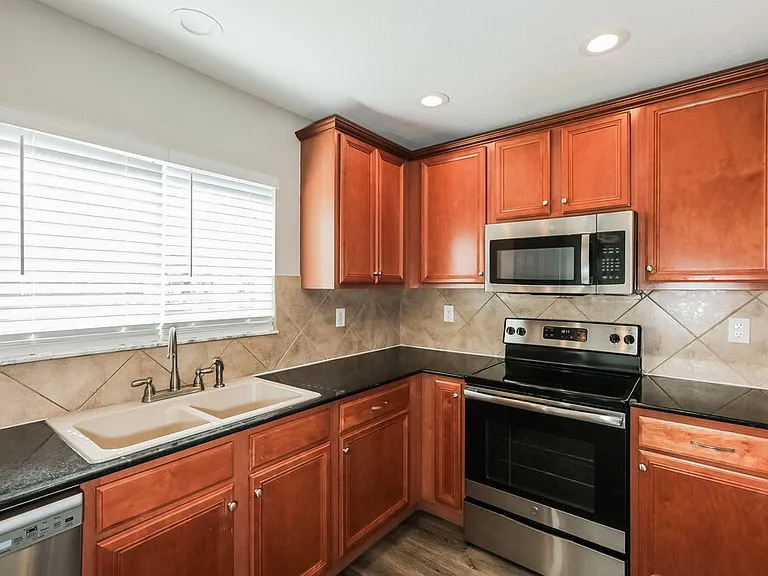 9540 Simeon Dr — Photo 8
