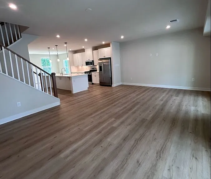 8020 Lake Laurel Ln #B — Photo 8