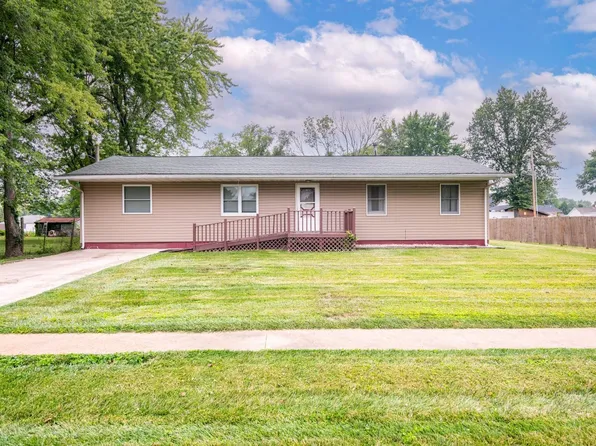 409 E Oak St, Gillespie, IL 62033