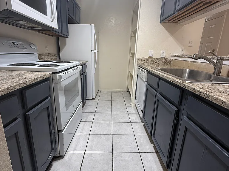 9619 Walnut St #7107 — Photo 4