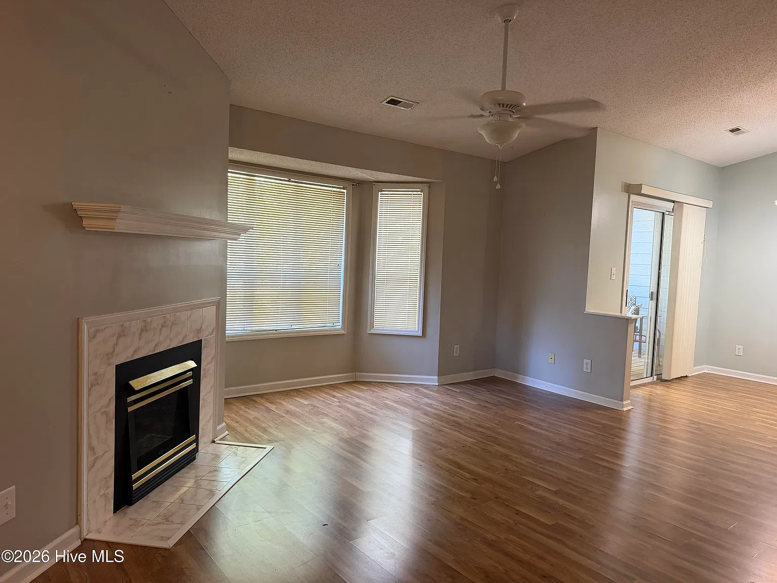 110 Breezewood Dr — Photo 4