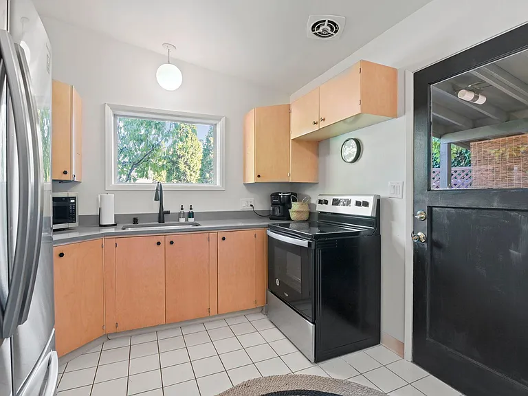 6517 N Stevens St — Photo 10