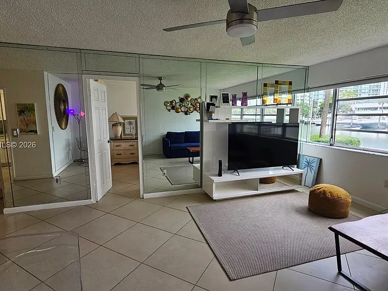 220 Kings Point Dr #105 — Photo 6