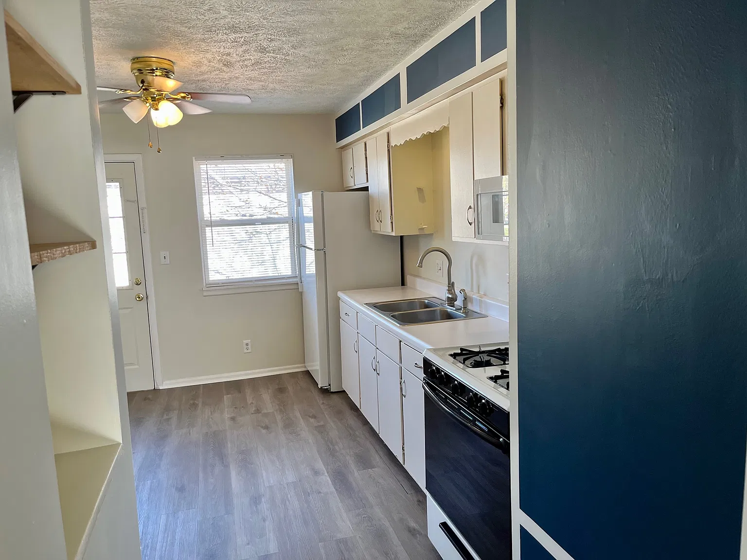2 bed, 900 sqft, $1,000 — Photo 2