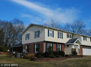 2314 Creek Dr, Alexandria, VA 22308