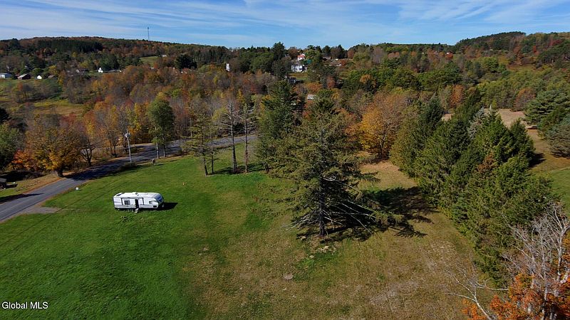 3rd image of 141 Sawyer Hollow Road
