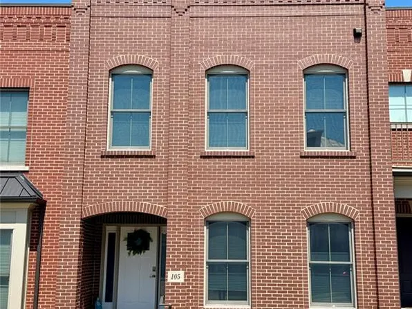 105 E Main St, Washington, MO 63090