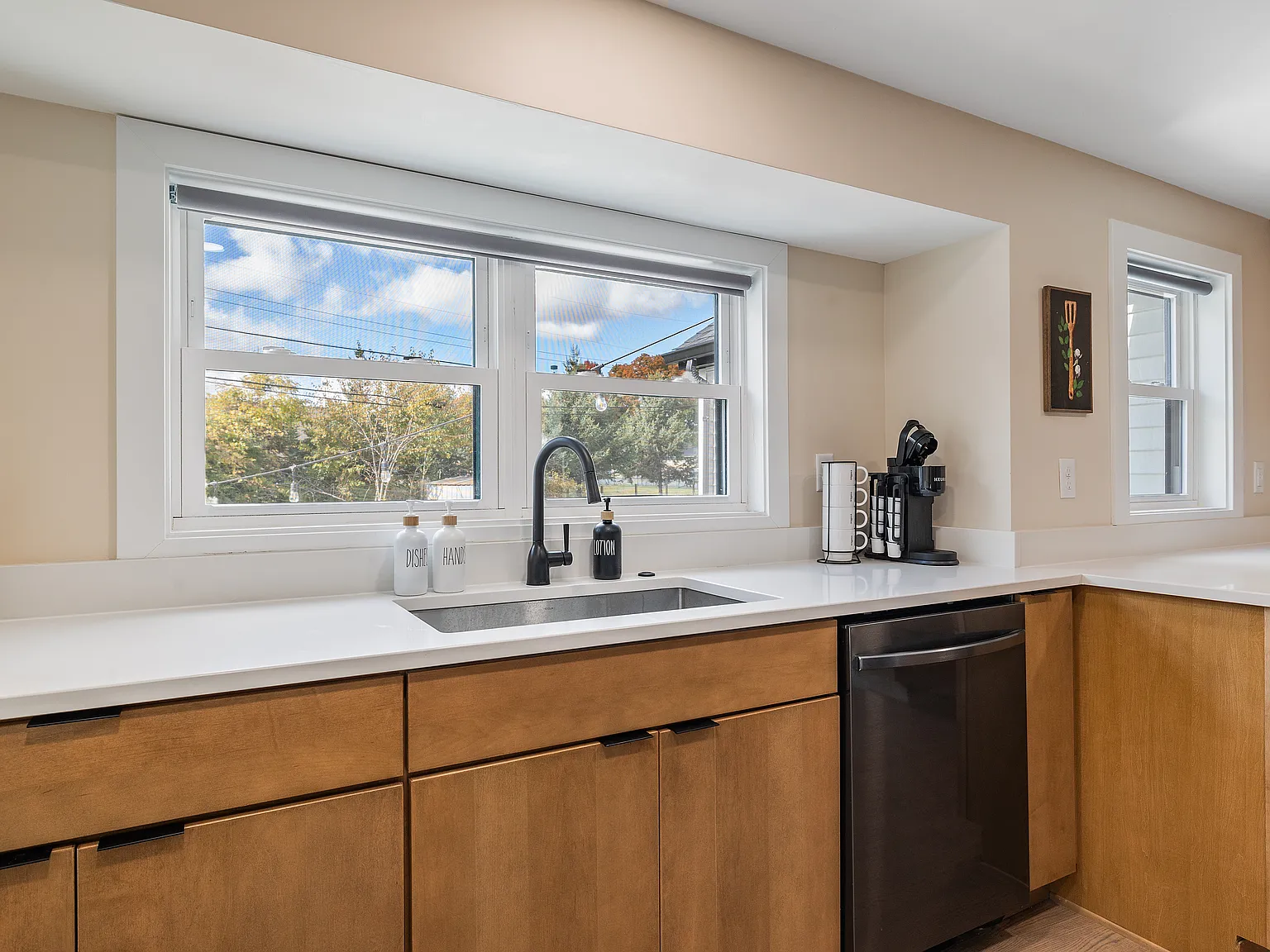3 bed, $4,650 — Photo 2